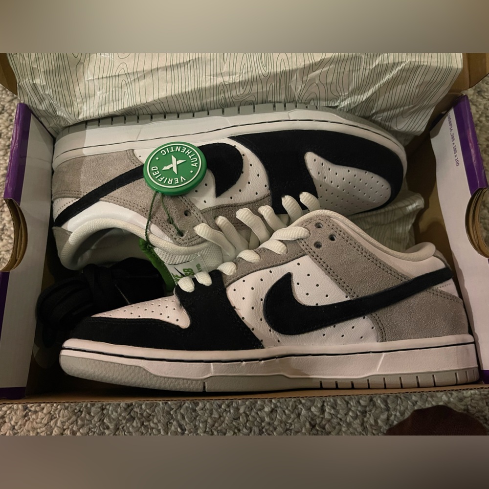 NIKE Dunk Low SB “Chlorophyll”